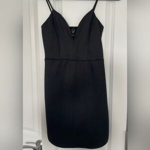 Winsor Elegant Black Sleeveless Dress
